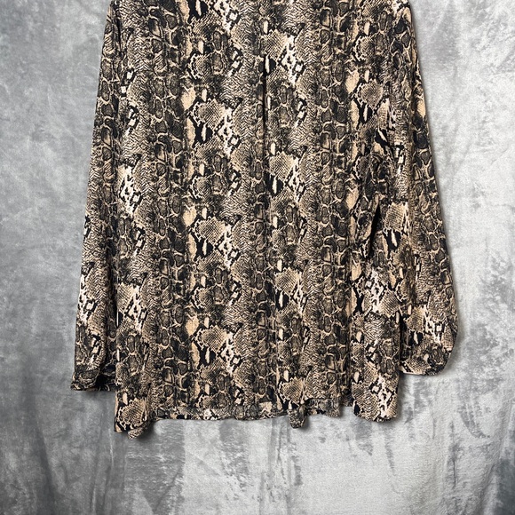 Animal print blouse - Picture 6 of 7